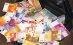 Trafic de devises : Deux agents du ministère des Affaires étrangères arrêtés à Paris avec 100 000 euros