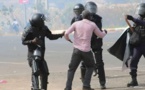 Gambie: Manifestation pour le départ du président Adama Barrow, réprimée