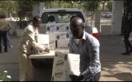 CORONAVIRUS: Doudou Ka offre des tonnes de produits détergents à la population de Ziguinchor