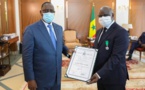 Macky Sall décore six représentants d'organisations patronales