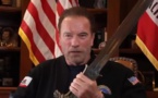 États-Unis: Schwarzenegger brandit l'épée de Conan contre Trump