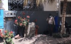 Une camionnette contenant du matériel sophistiqué  positionnée devant la maison de SONKO