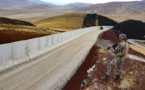 Deux pays érigent leurs murs pour bloquer les Afghans 
