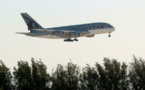Un avion du Qatar atterrit à Kaboul