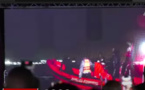 Spectaculaire, Youssou Ndour arrive en pirogue à la place du Souvenir (Vidéo)