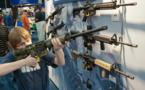 États-Unis: la commercialisation d'un fusil d'assaut destiné aux enfants fait polémique