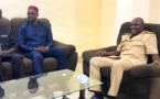  Ousmane Sonko chez le gouverneur de la région de Ziguinchor... 