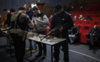 Guerre en Ukraine : les armes envoyées sur le front risquent-elles de revenir illégalement en Europe de l'Ouest ?