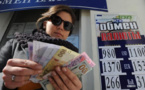 Guerre avec la Russie: l'Ukraine dévalue sa monnaie de 25%