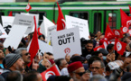 Tunis : Des centaines de tunisiens manifestent contre les propos "racistes" de leur président de la République Kais Saied