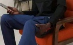 Photo : Waly Diouf Bodian avec son bracelet qui touche  les internautes