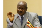 Ouganda: le président Museveni promulgue une loi anti-LGBT+ prévoyant de lourdes peines