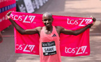 Londres : le Kényan Sabastian Sawe devient le premier homme à remporter un marathon en moins de deux heures