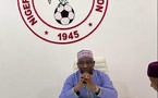Soupçons de corruption à la Fédération nigériane de football : le président et son SG démissionnent