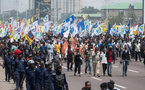 Kinshasa : la marche de l’opposition vire aux affrontements, un décès signalé