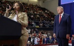 Donald Trump fait des commentaires sur les fesses de Nicki Minaj en plein meeting