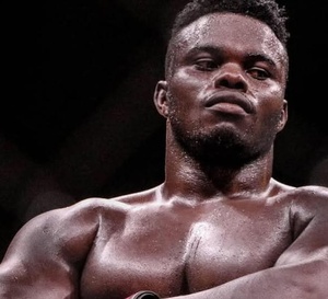 Émirats arabes unis : Reug Reug victime d’un grave accident de voiture :