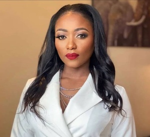 Média : Fatim O' parle de ses 25 ans de carrière