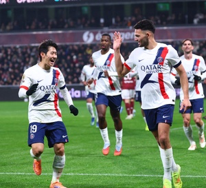 Ligue 1 : le PSG s’impose à Metz dans la douleur et reprend la tête