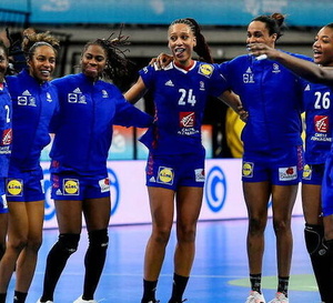 Handball: les Françaises battent les Pays-Bas (33-31) et repartent avec le bronze du Mondial