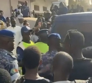 Homos£xuel présumé : un individu échappe à un lynchage à Dakar grâce à l’intervention rapide de la Gendarmerie.