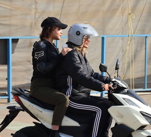 Iran: les femmes autorisées à conduire motos et scooters en toute légalité