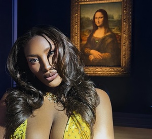 Aya Nakamura, reine des clips viraux et des scènes mondiales