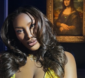 Aya Nakamura, reine des clips viraux et des scènes mondiales