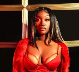 Regan Kay face aux critiques : « Protégez votre paix »