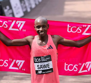 Londres : le Kényan Sabastian Sawe devient le premier homme à remporter un marathon en moins de deux heures