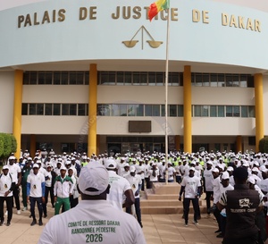 Dakar : Magistrats et forces de sécurité réunis pour une marche symbolique dans le Plateau
