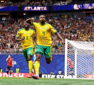 Mondial : Mokoena sauve l’Afrique du Sud, les Bafana Bafana restent en course