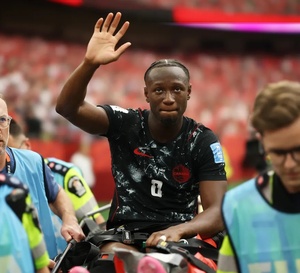 « Nous avons tous entendu l’os se briser » : le sélectionneur Jesse Marsch confirme la gravité de la blessure d’Ismaël Koné