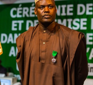 Mouhamed Ndao « Tyson » élevé au rang de Chevalier de l’Ordre national du Lion