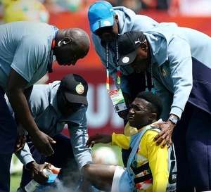 Coup dur avant le match : Lamine Camara se blesse à l’échauffement face à l’Irak