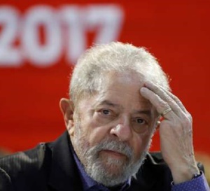 Lula raille les joueurs du Brésil après leur élimination : « Ils sont partis en vacances au lieu de rentrer au pays »