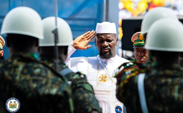 Guinée : Mamadi Doumbouya investi président