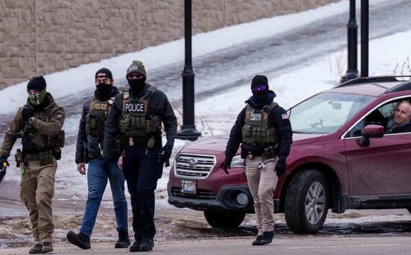États-Unis : une juge fédérale limite les pouvoirs de l’ICE dans le Minnesota