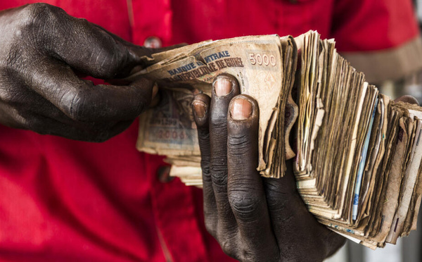 Guinée : la pénurie de liquidités s’installe et inquiète
