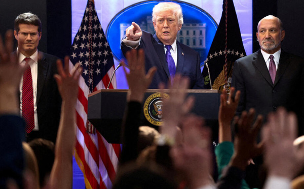 États-Unis: Donald Trump annonce faire passer ses nouveaux droits de douane mondiaux de 10% à 15%