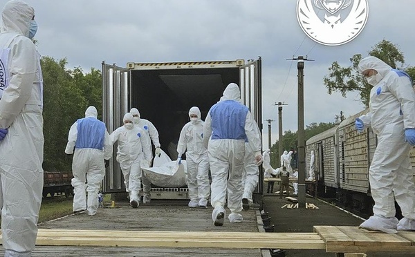 Guerre en Ukraine : la Russie remet 1 000 dépouilles de soldats ukrainiens à Kiev