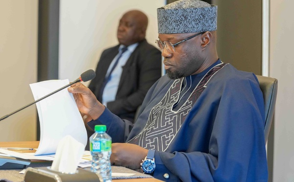 Surfacturations et marchés publics irréguliers : ce que le gouvernement d’Ousmane Sonko a découvert