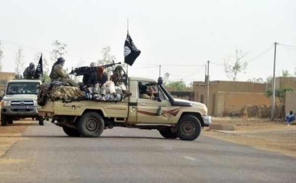 Mali: trois otages s'échappent, dont le préfet de Dioïla enlevé le 14 février