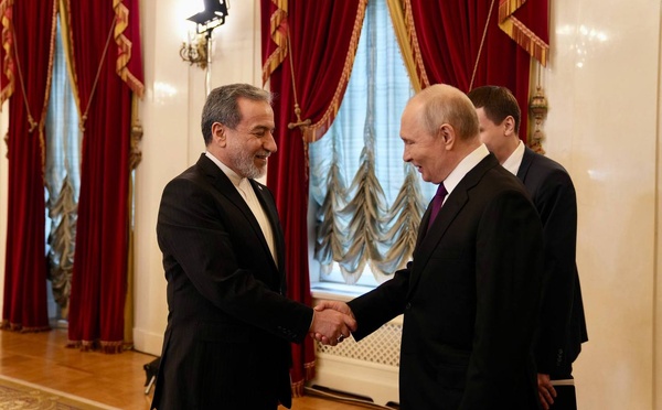 La République islamique d'Iran est «stable, robuste», affirme son chef de la diplomatie à Poutine