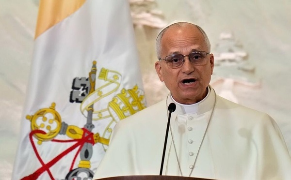 Critique de la politique migratoire de Trump, le pape nomme un ancien sans-papiers évêque aux États-Unis 
