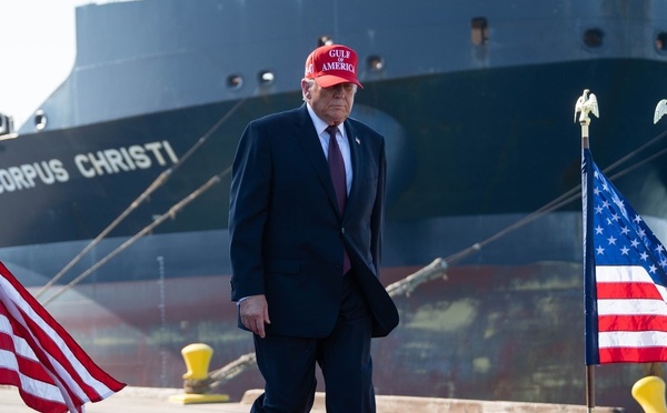 Iran : Donald Trump annonce la suspension de l'opération américaine d'escorte de navires dans le détroit d'Ormuz