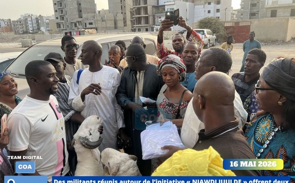 Tabaski : Cheikh Oumar Anne reçoit deux moutons et des tissus offerts par des militants, un geste de solidarité salué