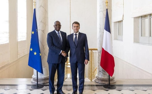 Macky Sall reçu à l’Élysée : les enjeux d’un entretien avec Emmanuel Macron