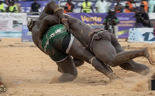 Lutte : Reug Reug renverse Boy Niang 2 et signe un retour tonitruant dans l’arène