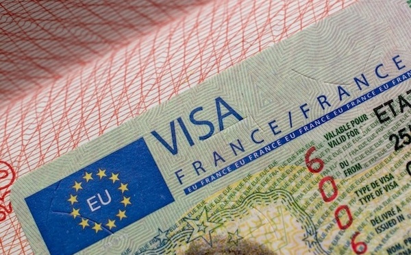 Rendez-vous payants, refus massifs : la colère monte contre le système des visas